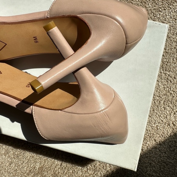 Halogen Blush Pointed-Toe Heels 9M - Picture 2 of 5